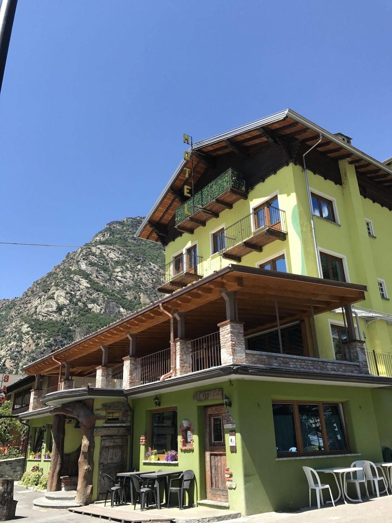 Hotel&Restaurant Armanac De Toubie Arnad Exterior photo